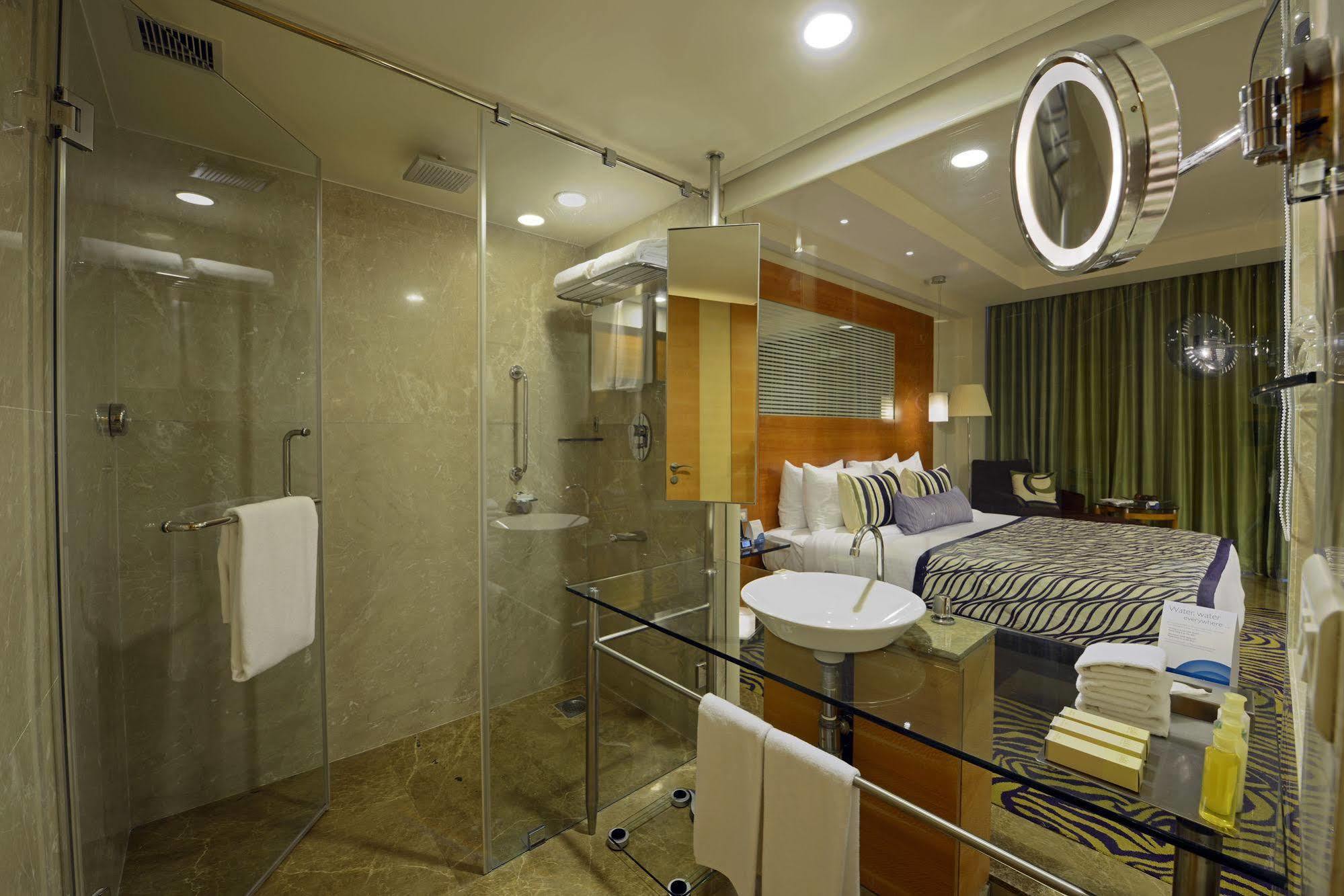होटल Radisson Blu 5*